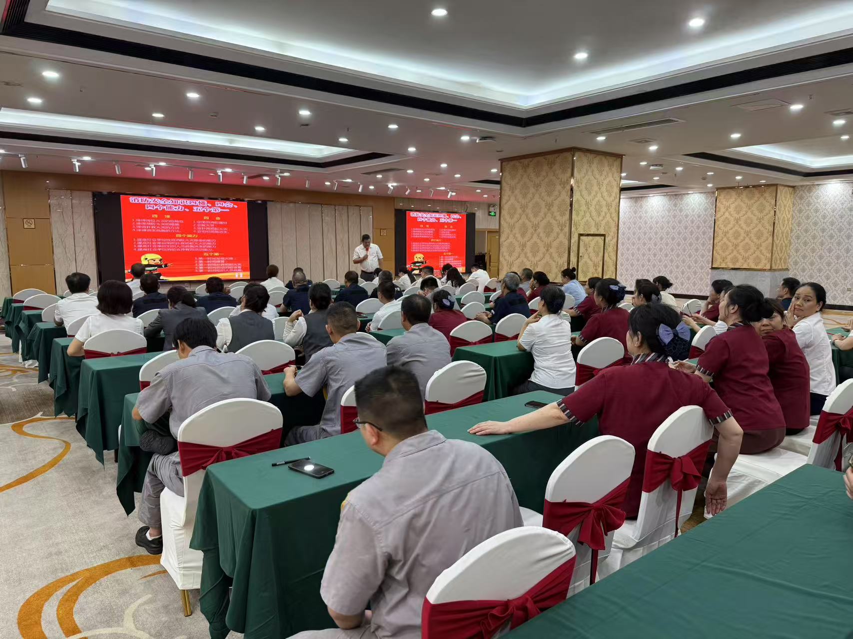 “人人讲安全  个个会应急”——江山国际大酒店开展消防安全实战培训